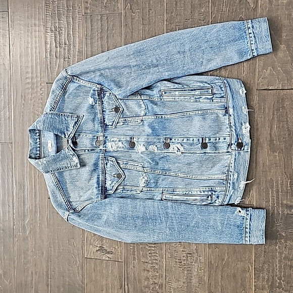 Abel Women's Light Wash Jean Jacket sz medium - Picture 6 of 6